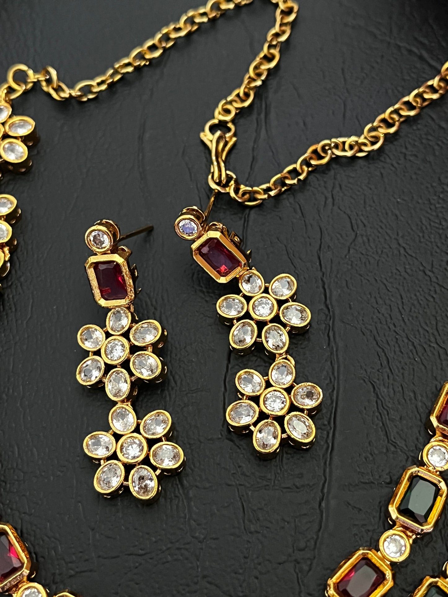Rhea – Dual-Layer Stone Accent Necklace Set