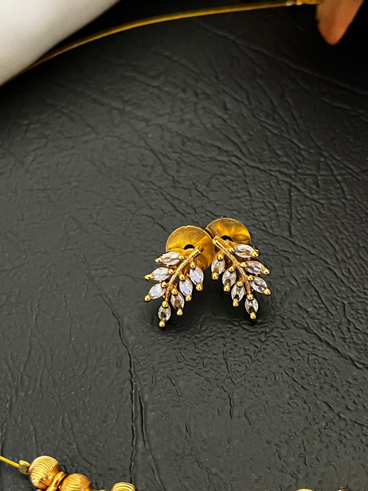 Sylva – Leaf Whisper Necklace