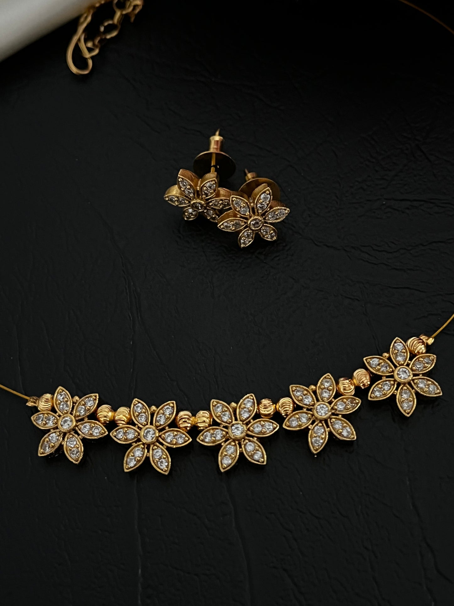 Celine Whisper - Floral Necklace Set