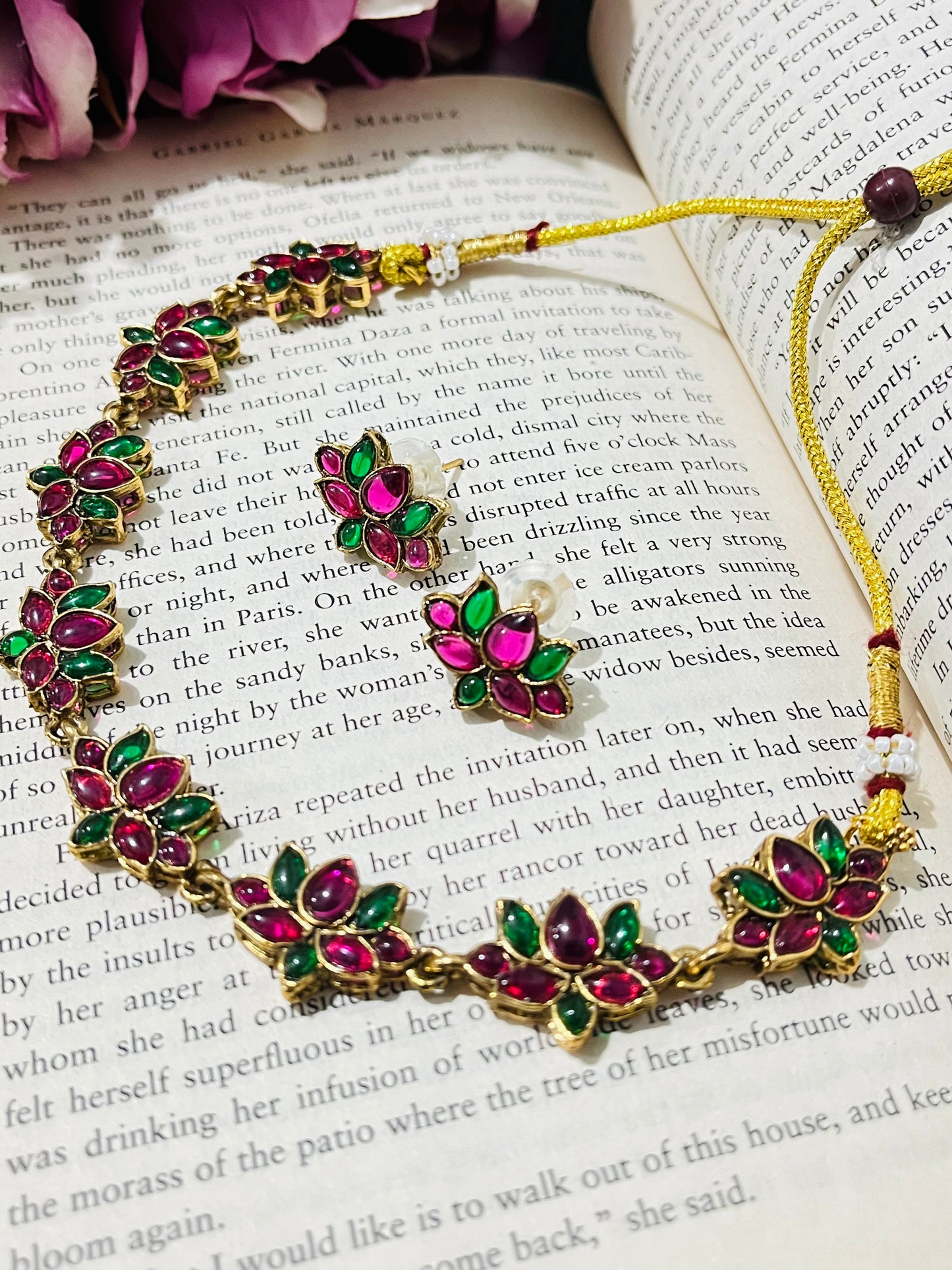 Shreya - Lotus Necklace – Dual-Tone Green & Pink Choker Necklace
