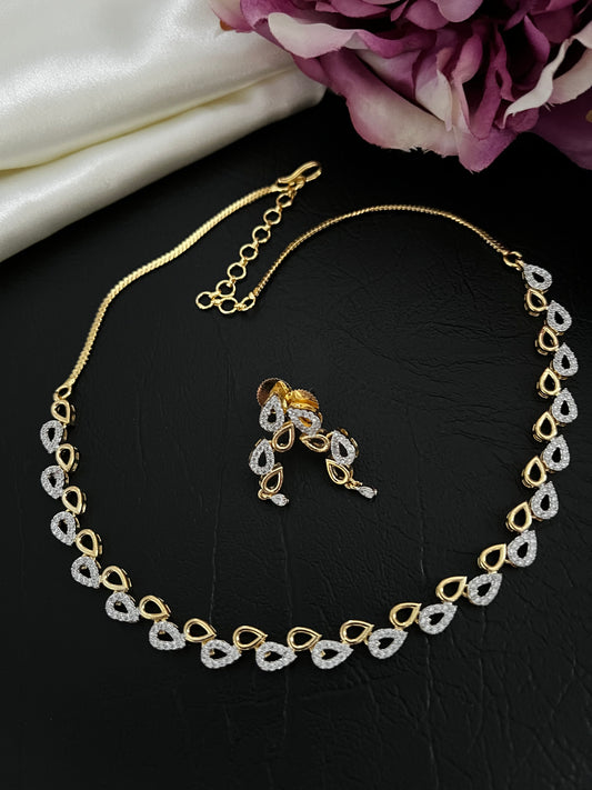 Aria – Lightweight Teardrop Necklace Set
