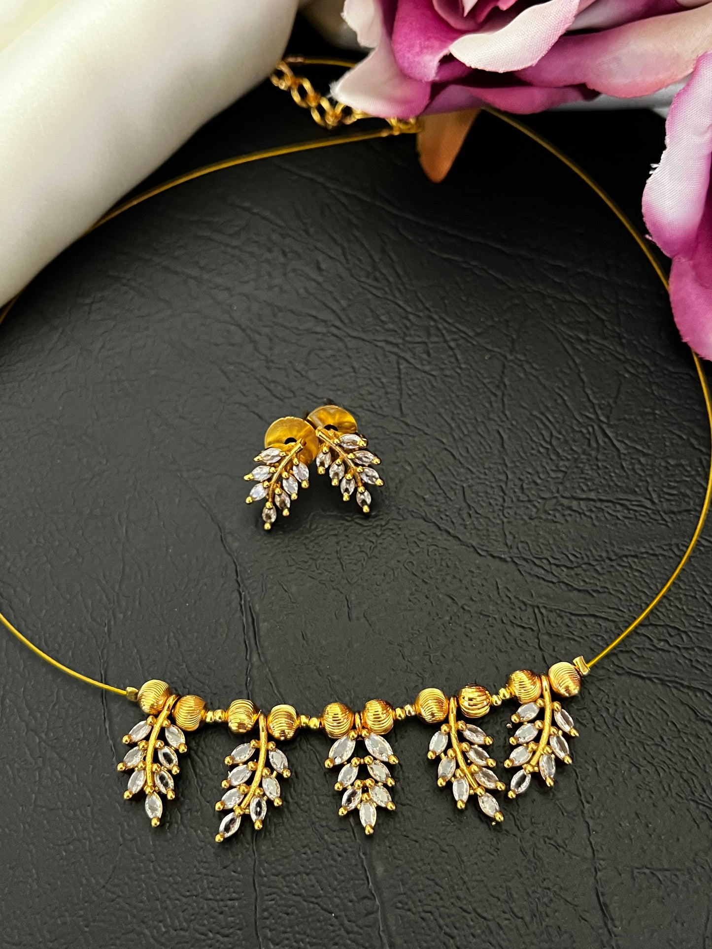 Sylva – Leaf Whisper Necklace