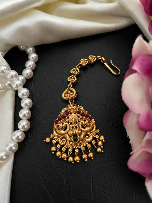 Sharmila – Lakshmi Temple Maang Tikka (Stone-Look Finish)