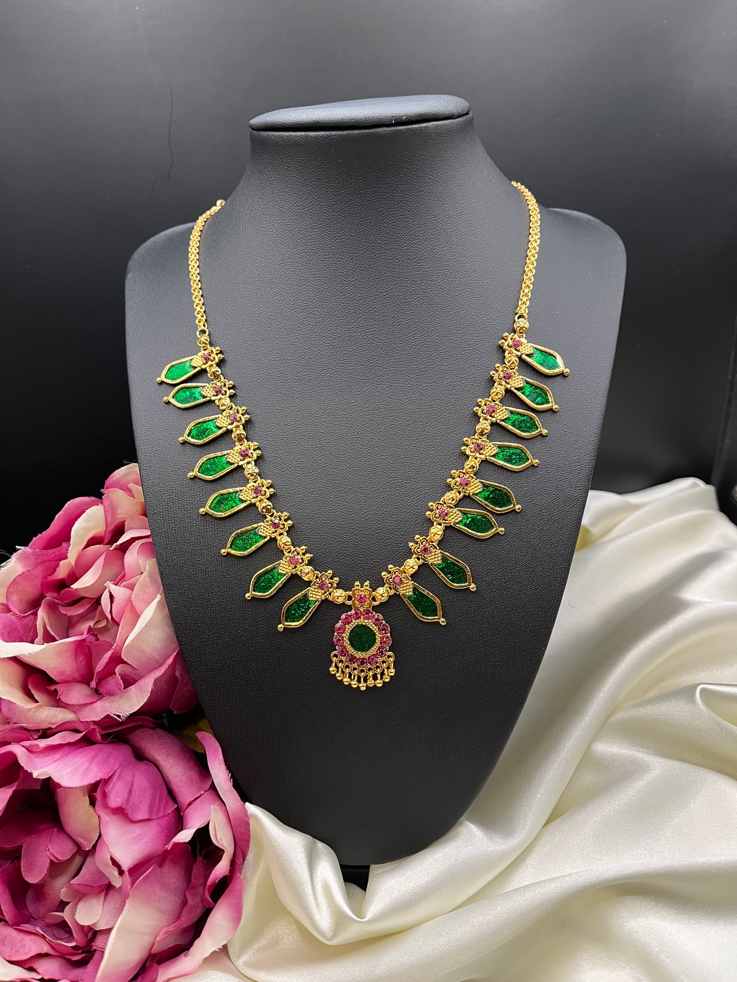 Janaki – Traditional Kerala Palakka Necklace in Green and Ruby Stones