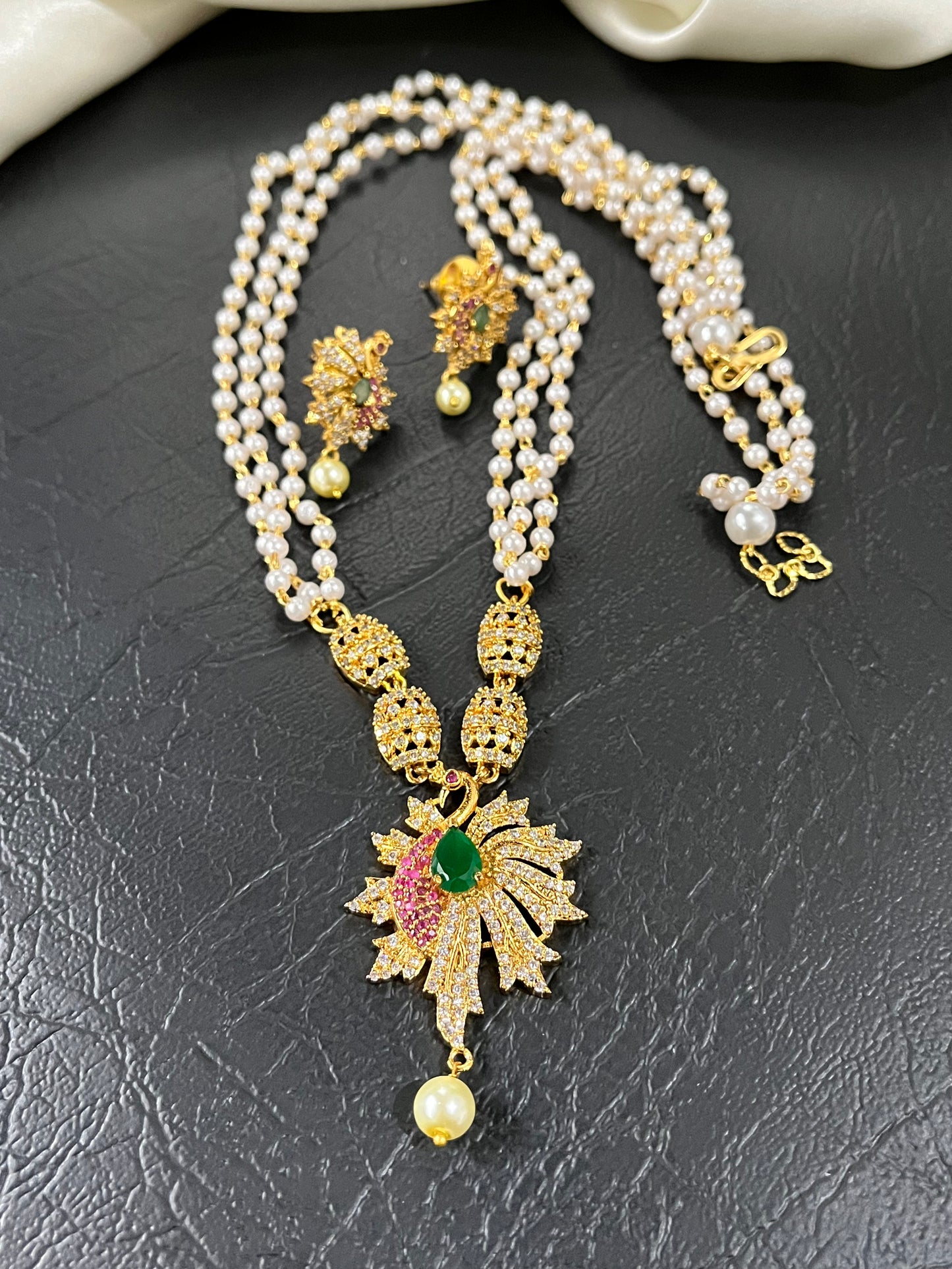Avira - Pearl Peacock Pendant short Haaram