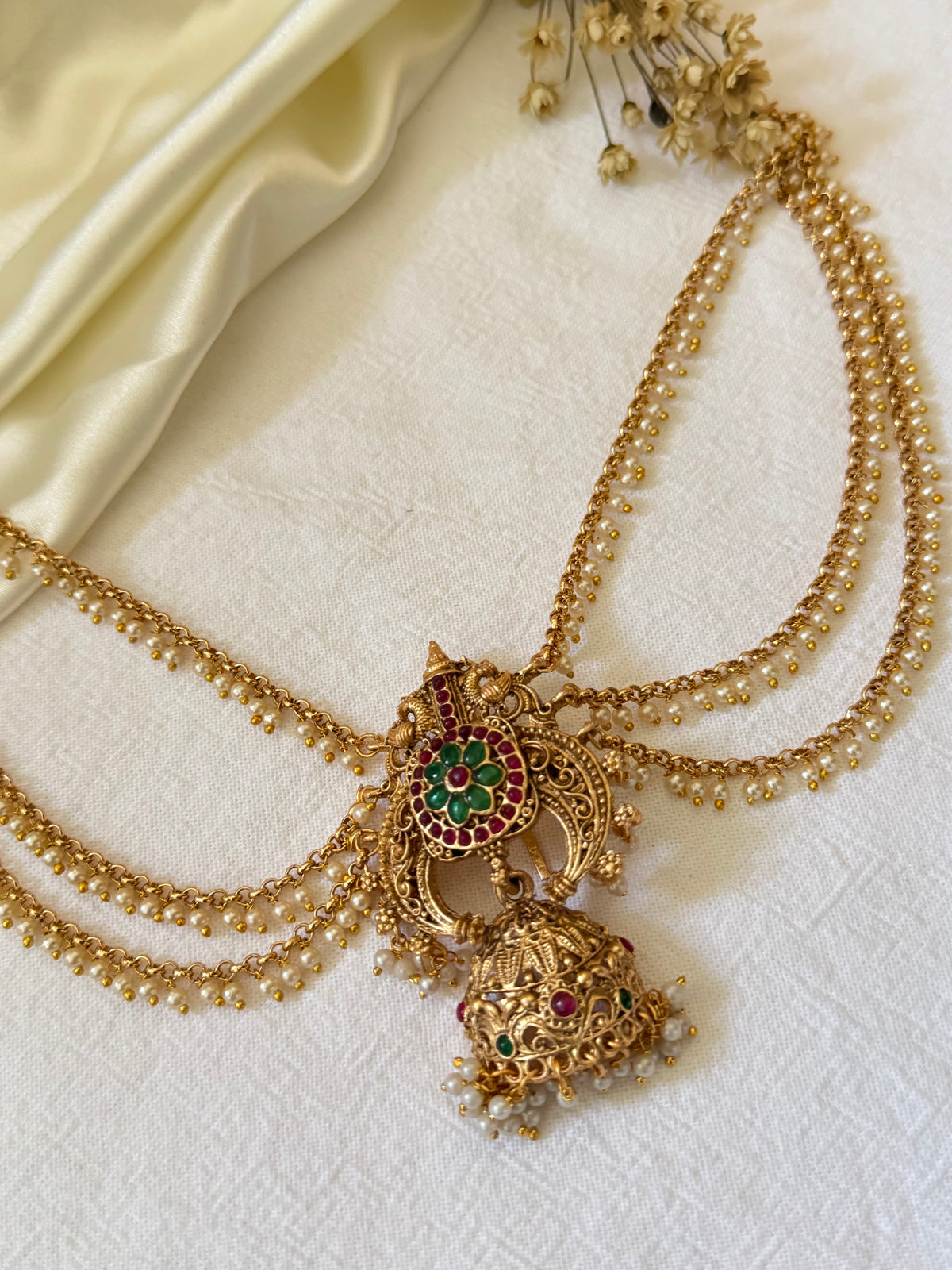 Ranjani Jada Billa Brooch – Antique Gold Pearl Chain South Indian Hair Jewellery