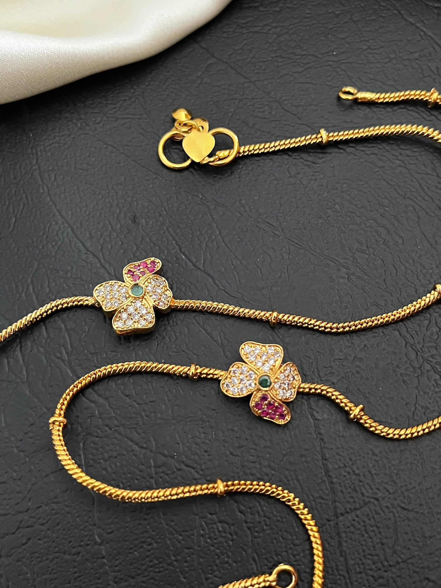 Elodie – Dainty Floral Anklet (Payal)