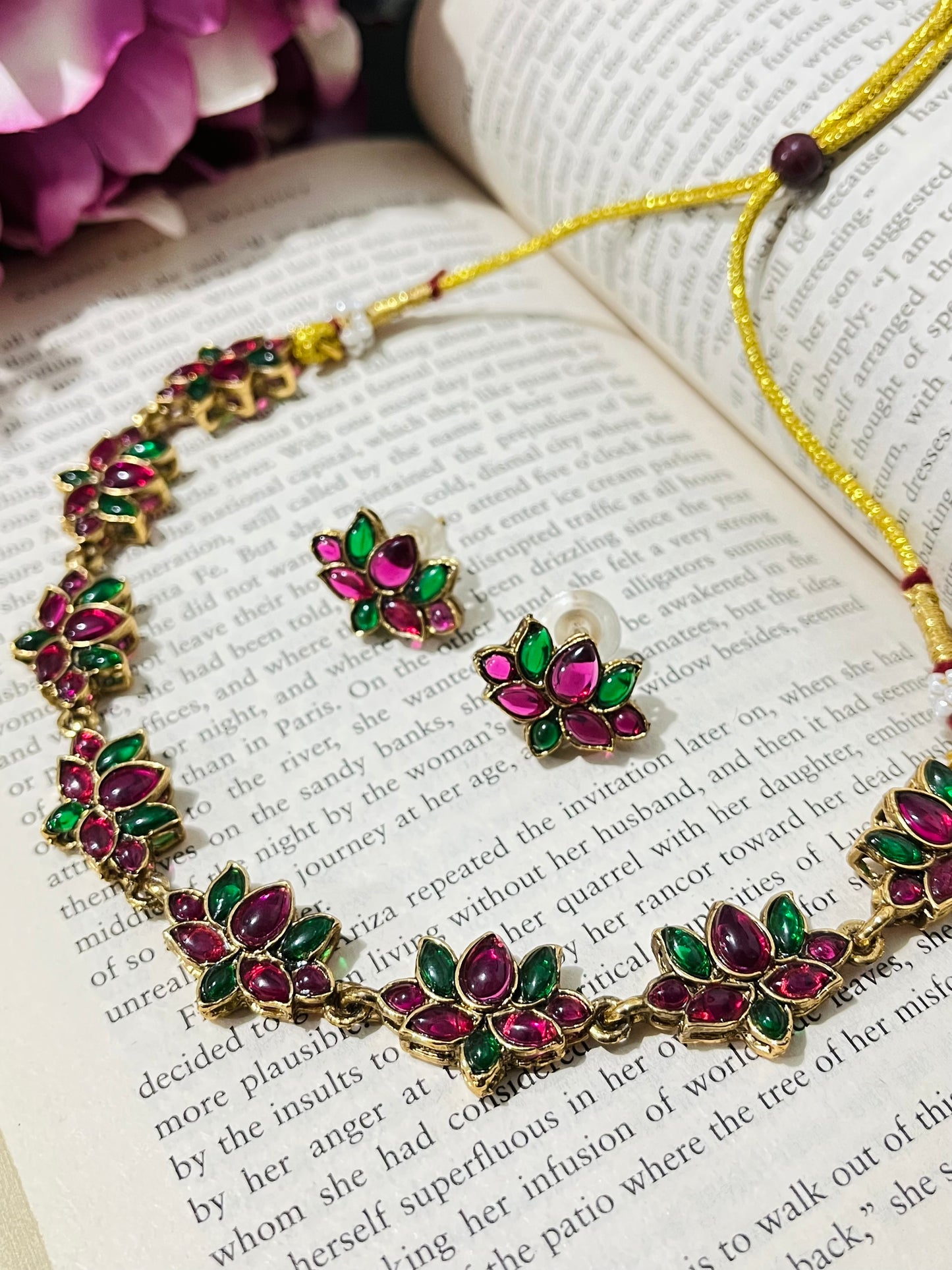 Shreya - Lotus Necklace – Dual-Tone Green & Pink Choker Necklace