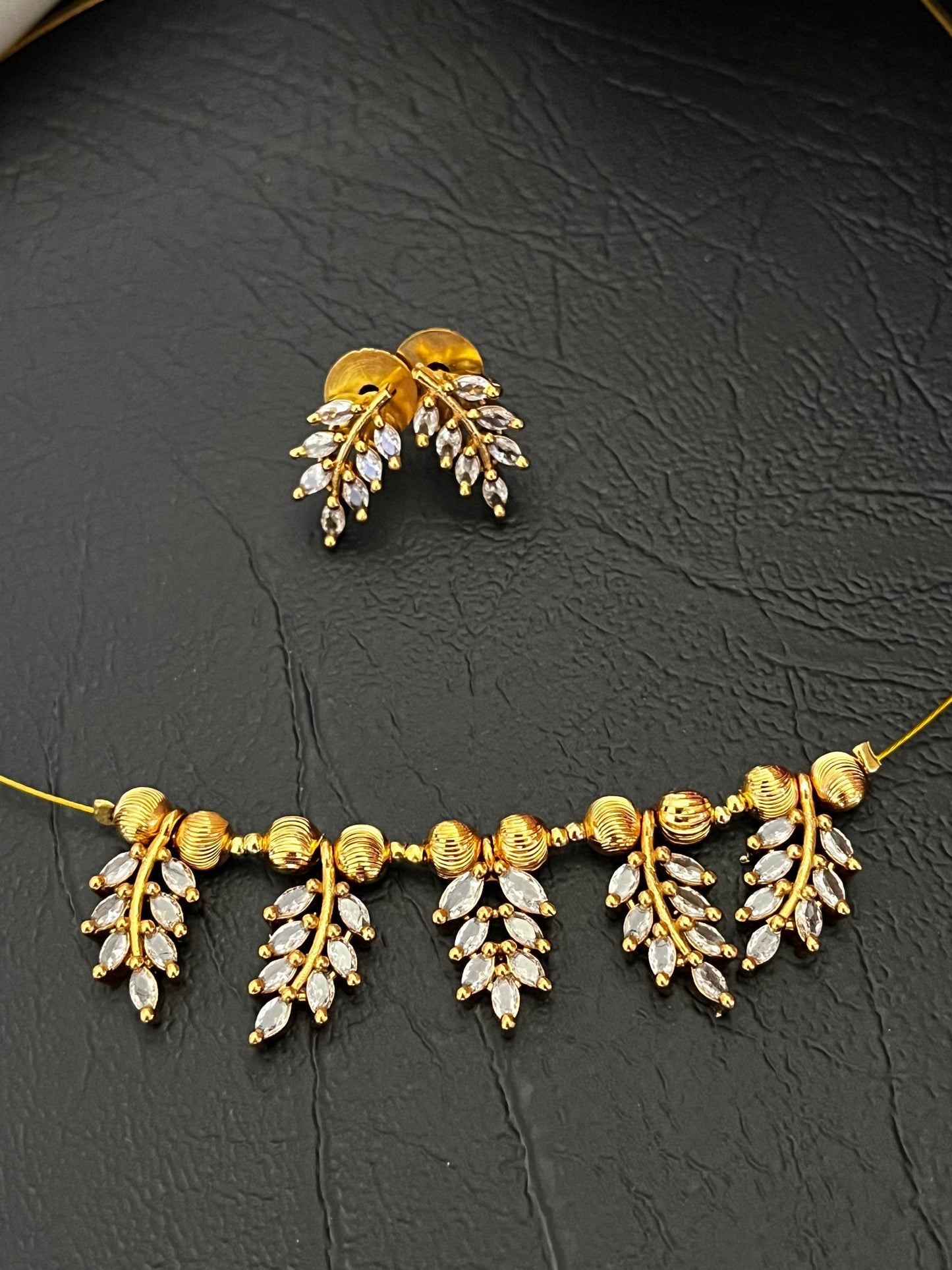 Sylva – Leaf Whisper Necklace