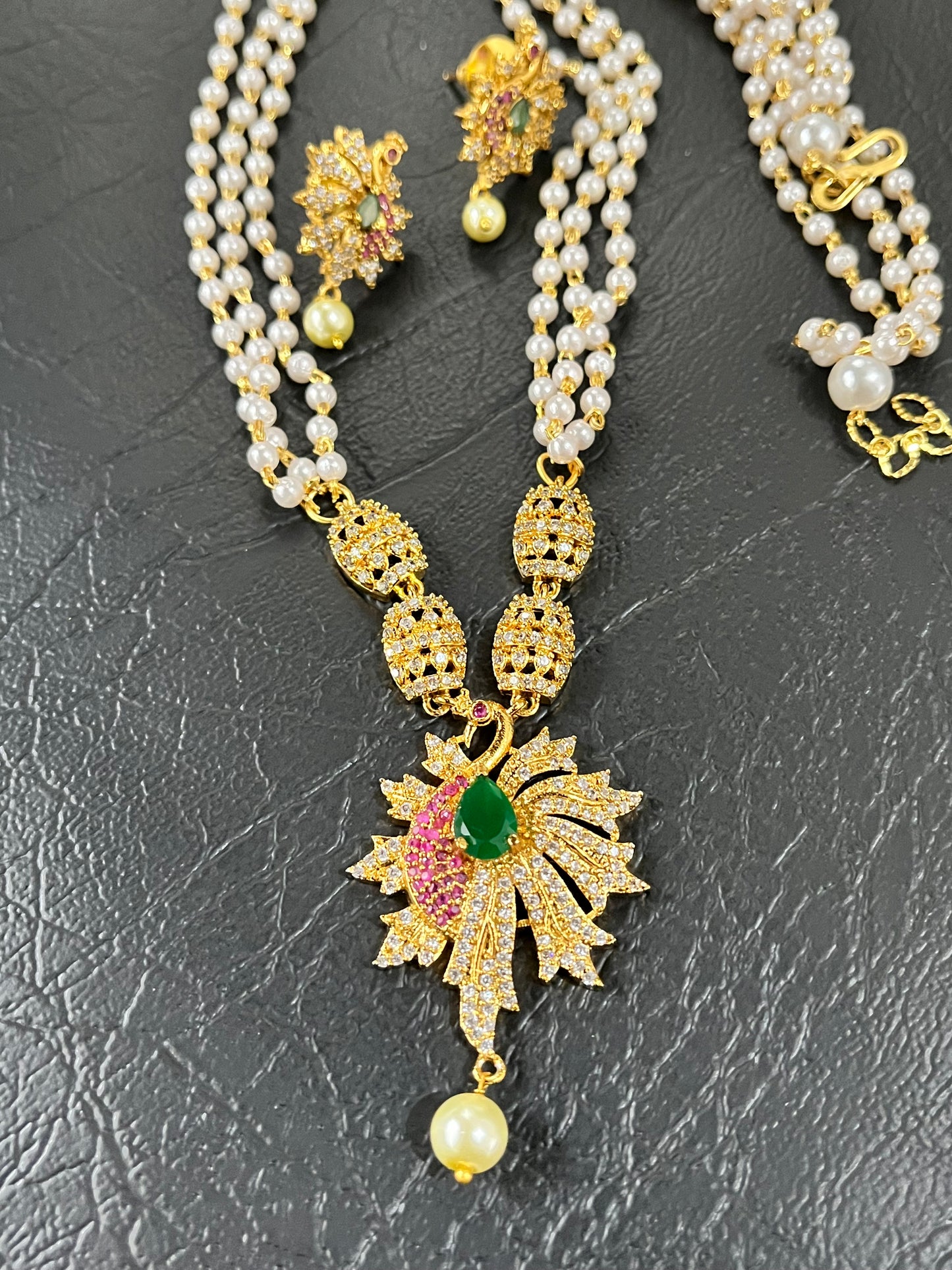 Avira - Pearl Peacock Pendant short Haaram
