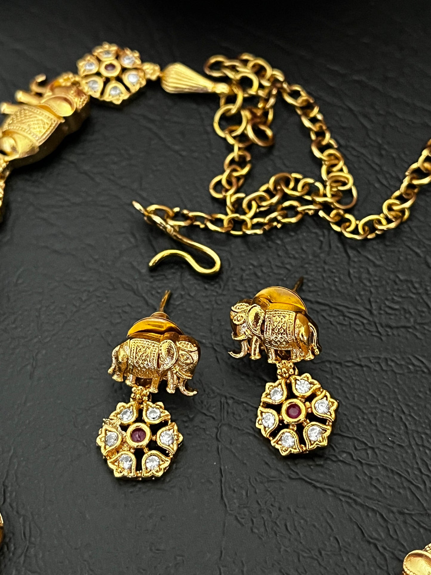 Savara Elephant Statement Necklace Set
