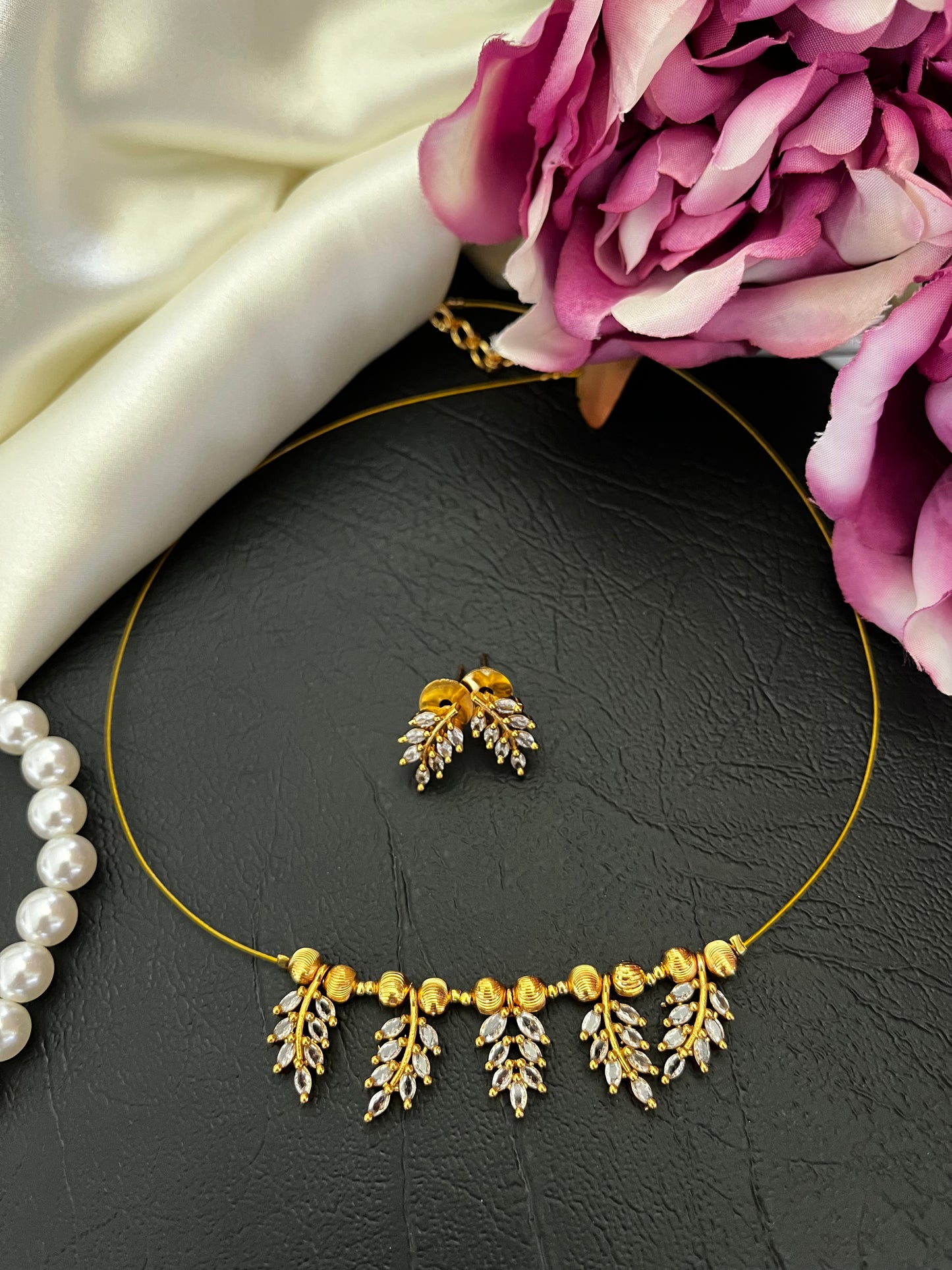 Sylva – Leaf Whisper Necklace