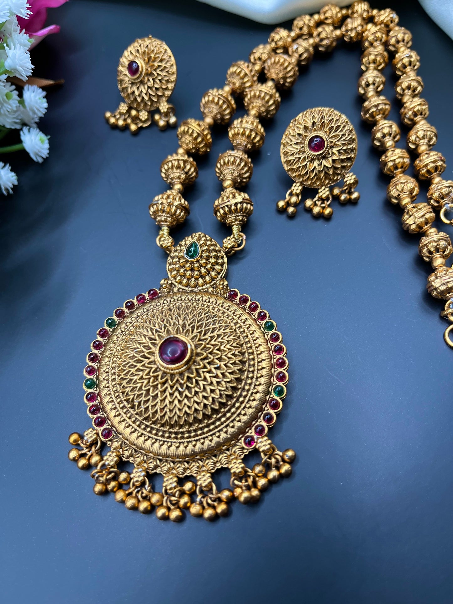 Amrita - Antique Gold Temple Jewelry Necklace Set