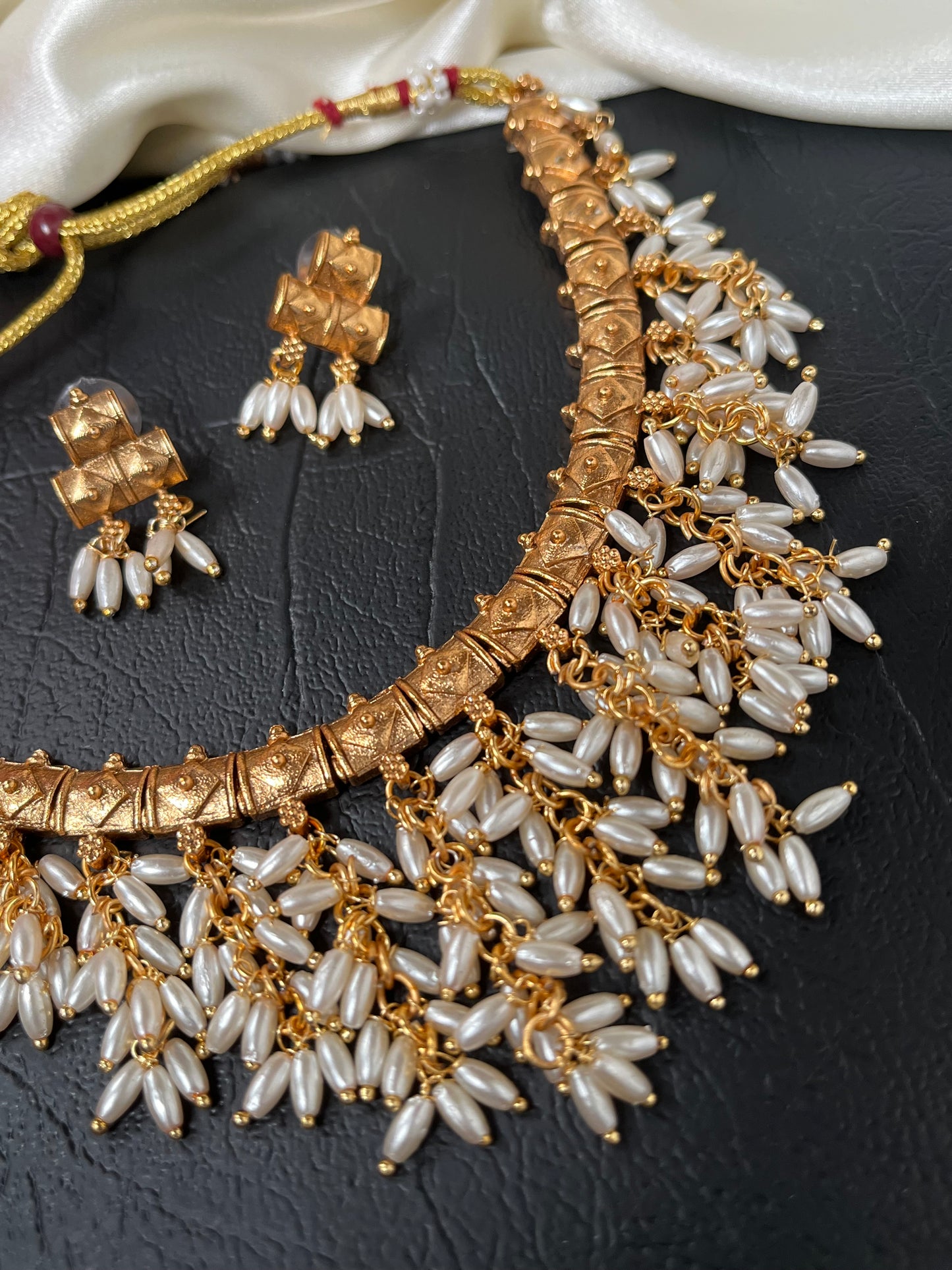Meera – Pearl Fringe Statement Necklace Set
