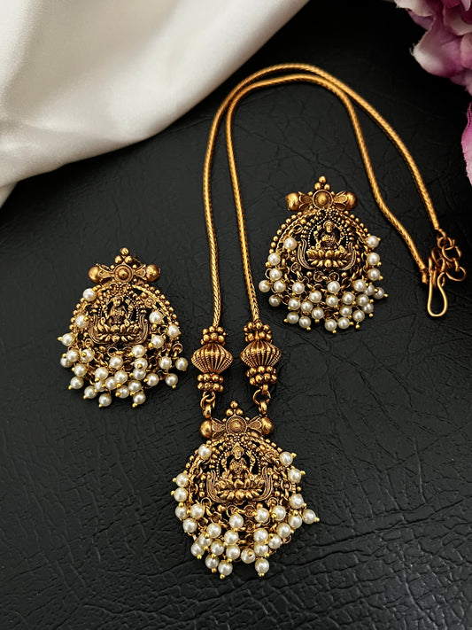 Shrivika – Lakshmi Devi Heritage Pendant Necklace Set