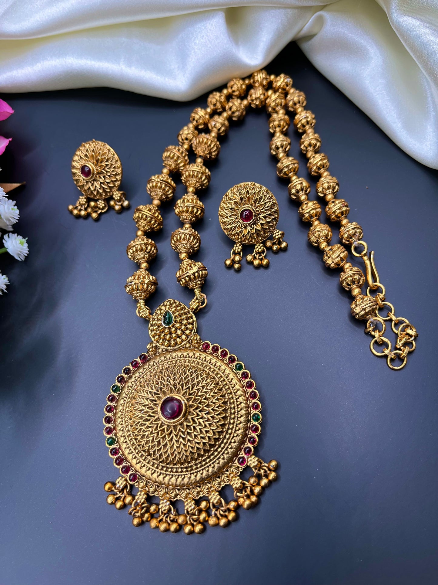 Amrita - Antique Gold Temple Jewelry Necklace Set