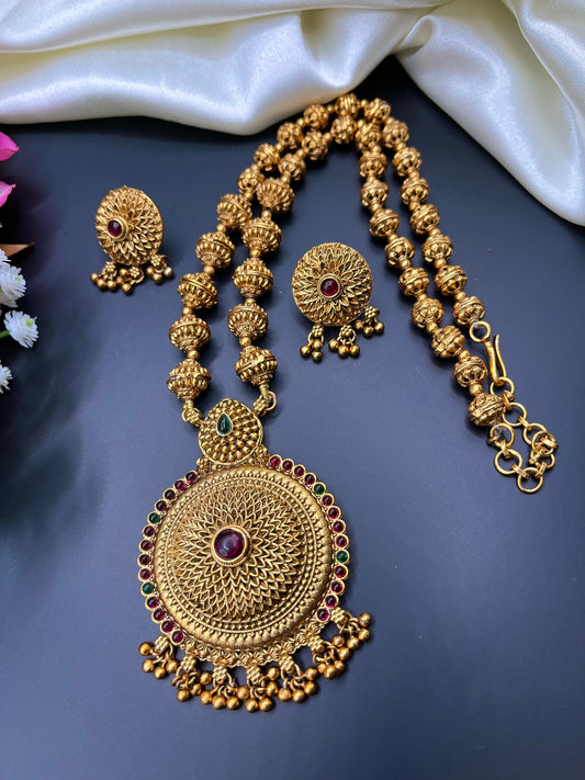 Amrita - Antique Gold Temple Jewelry Necklace Set