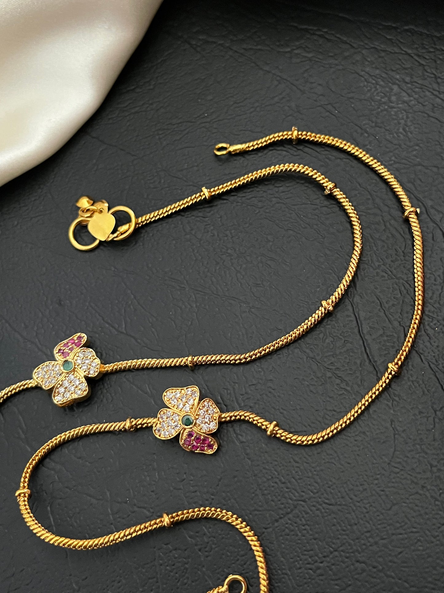 Elodie – Dainty Floral Anklet (Payal)