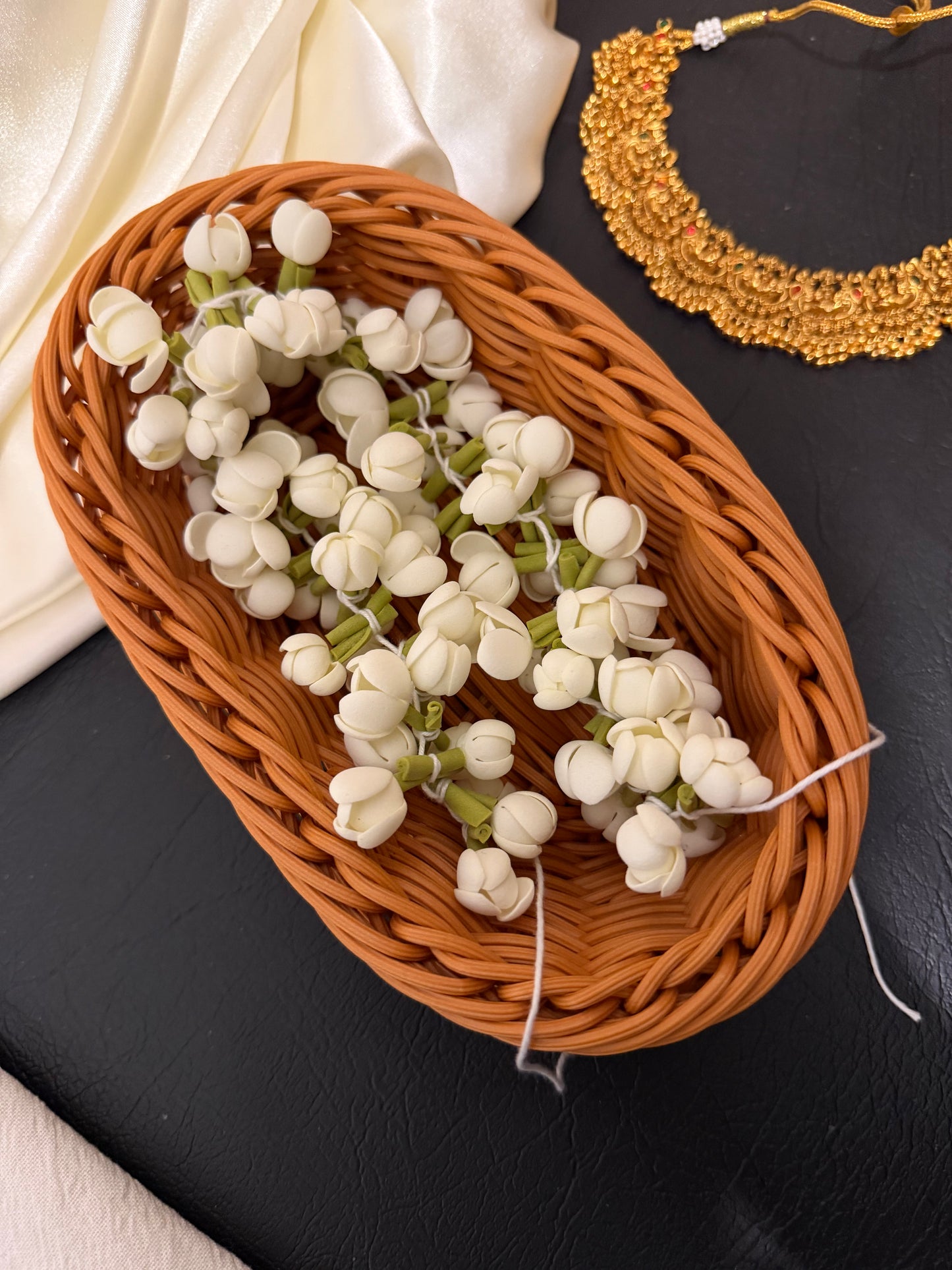 Mallika Light - Artificial Jasmine Hair Garland – 40 cm |Traditional hair accessory